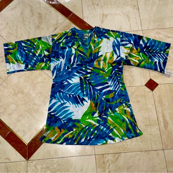 Natori Other - NWT NATORI V-NECK SHORT CAFTAN WITH SIDE POCKETS IN COLORFUL TROPICAL LEAF PRINT